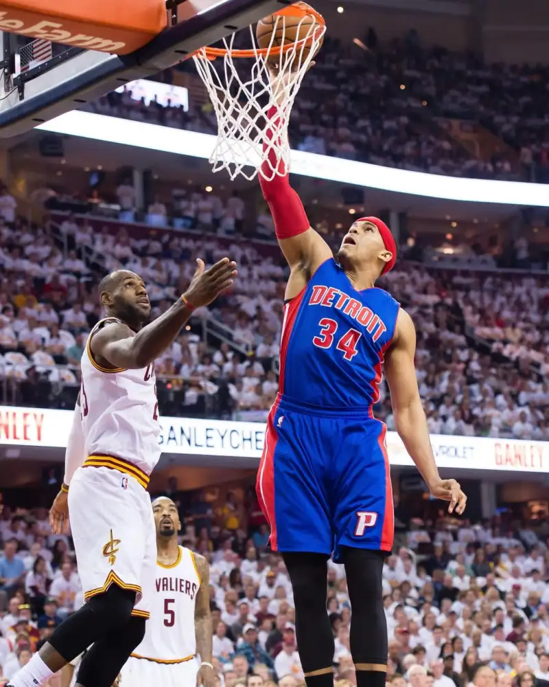 百家乐游戏网站-还是年轻的模样！活塞官方晒哈里斯旧照：都在回顾2016年